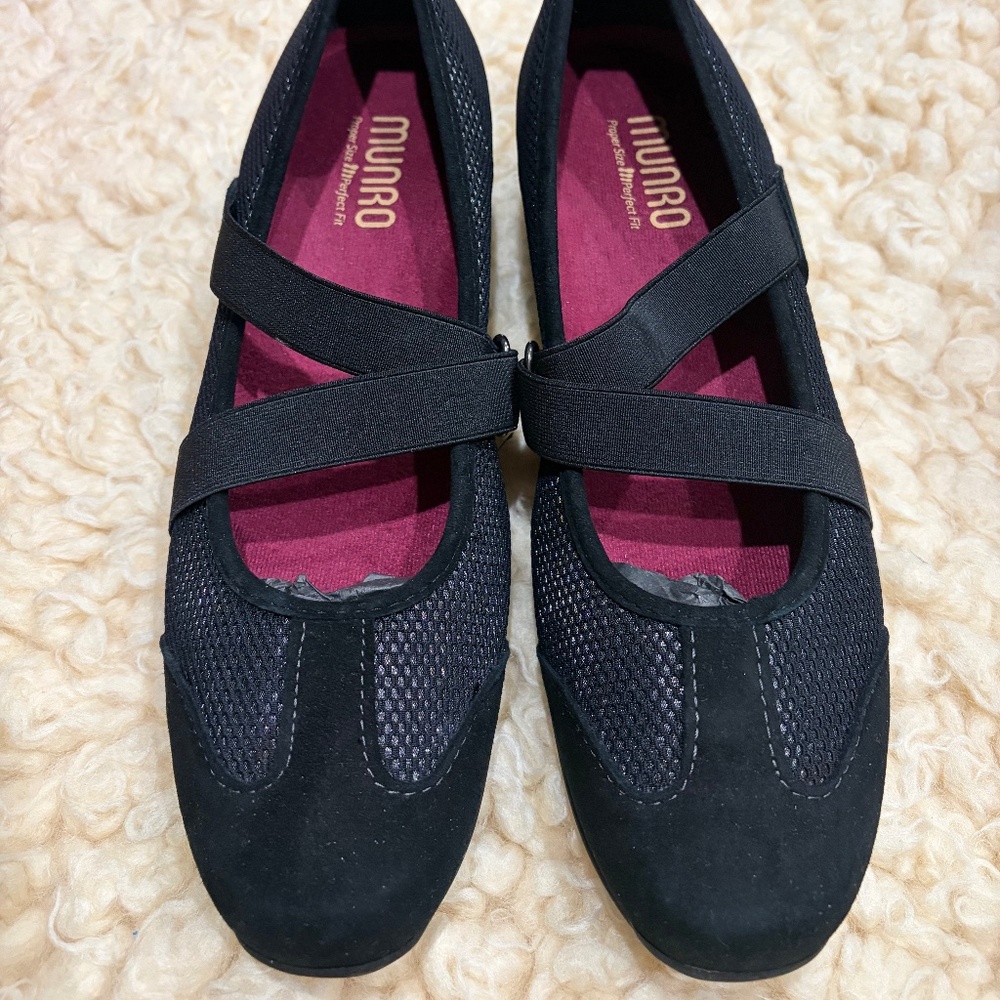 NIB Munro black Mary Jane style 9N
